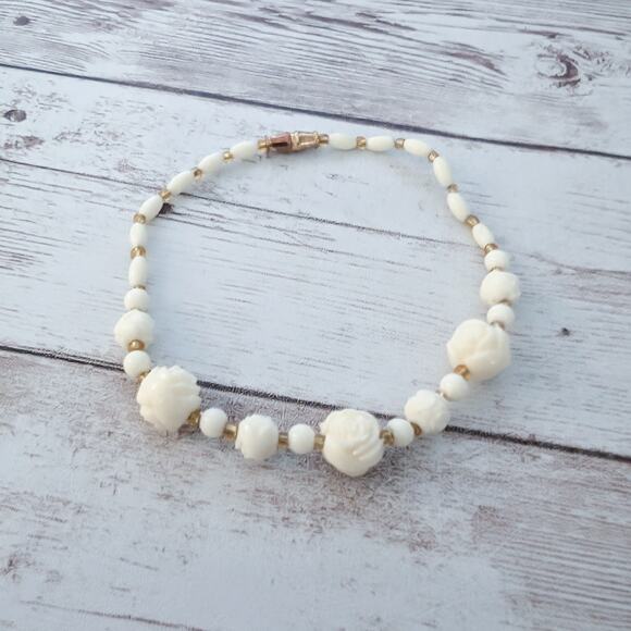 Vintage Jewelry - Vintage Bracelet - Cream Carved Beads - Dainty